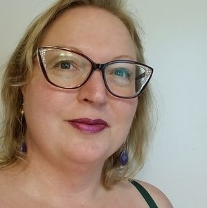 Meet your Posher, Serina